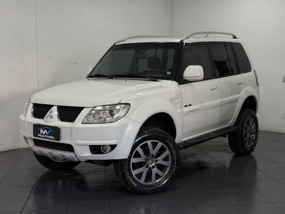 MITSUBISHI PAJERO TR4 2.0 4X4 16V 140CV FLEX 4P AUTOMÁTICO MITSUBISHI PAJERO TR4 2.0 4X4 16V 140CV FLEX 4P AUTOMÁTICO